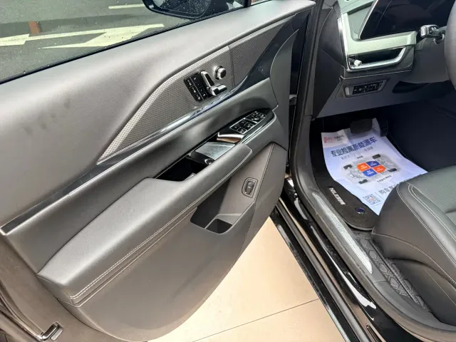 Cadillac XT5 — Фото автомобиля 6
