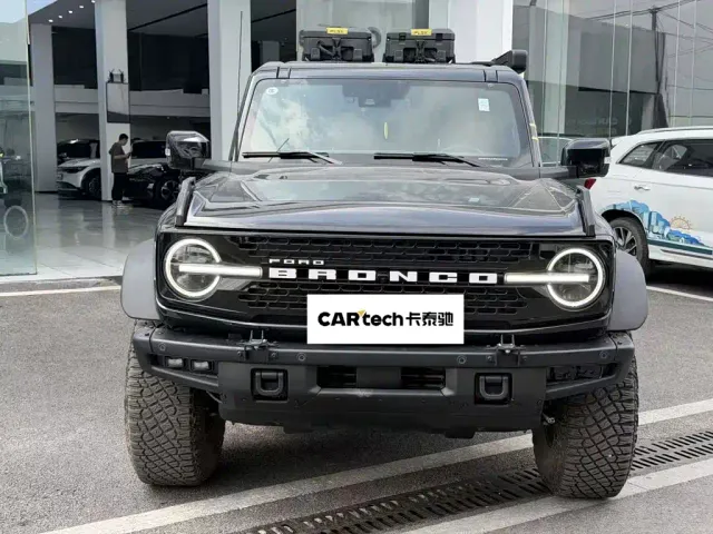 Ford Bronco — Фото автомобиля 2