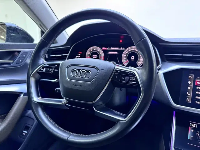 Audi A7L — Фото автомобиля 14