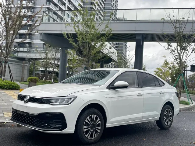 Volkswagen Lavida — Фото автомобиля 2