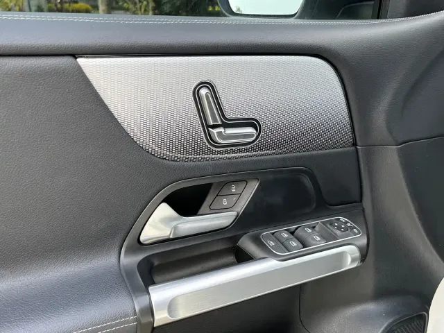 Mercedes-Benz GLB-Class — Фото автомобиля 13
