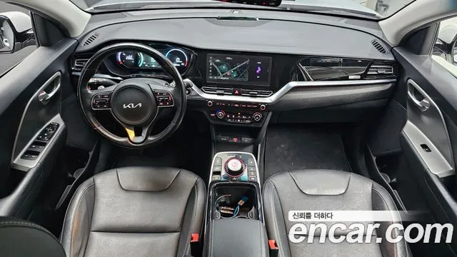 Kia Niro — Фото автомобиля 7