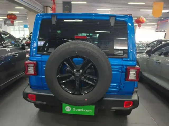 Jeep Wrangler — Фото автомобиля 3