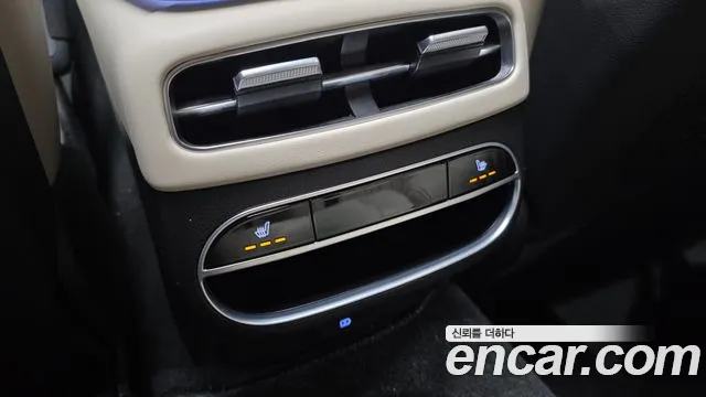 Genesis GV70 2.5T Бензин AWD — Фото автомобиля 18