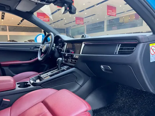 Porsche Macan — Фото автомобиля 24