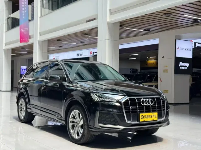 Audi Q7 — Фото автомобиля 3