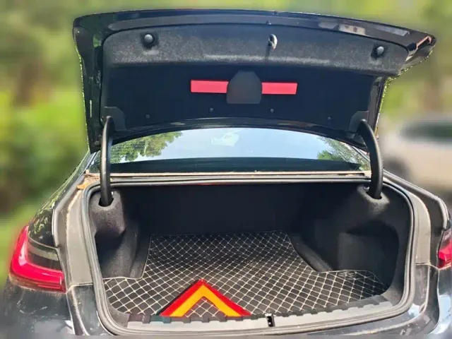 BMW 3 Series — Фото автомобиля 15
