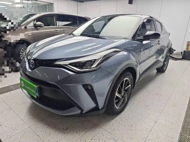 Фотография автомобиля — Toyota C-HR