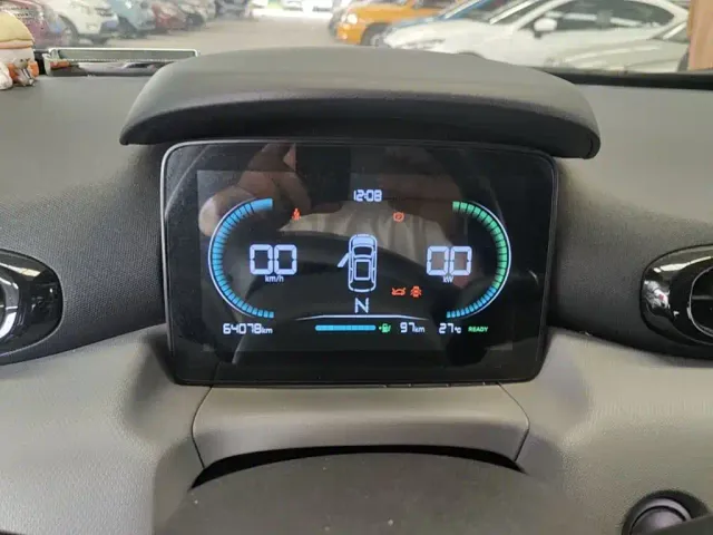 Leapmotor T03 — Фото автомобиля 11