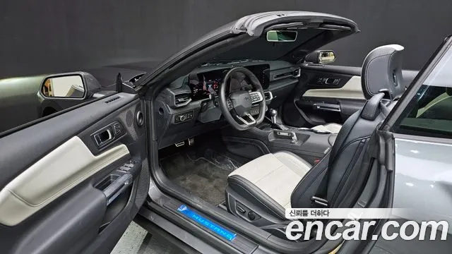 Ford Mustang Mustang 7 поколение 2.3 EcoBoost Premium Кабриолет — Фото автомобиля 10