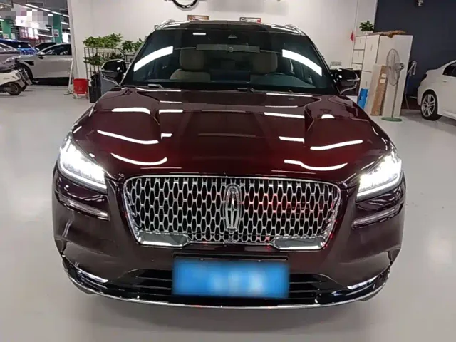 Lincoln Corsair — Фото автомобиля 2