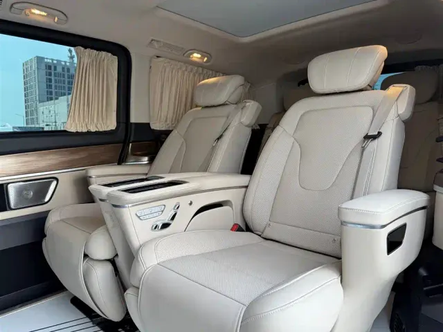 Mercedes-Benz V-Class — Фото автомобиля 22