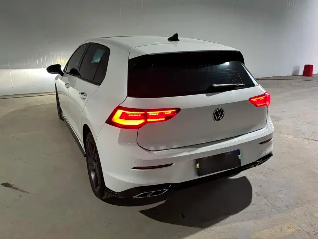 Volkswagen Golf — Фото автомобиля 5