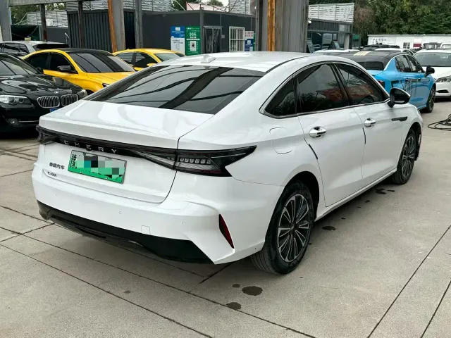 Chery Fulwin A8 — Фото автомобиля 7