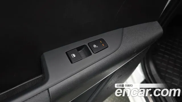 Kia Niro — Фото автомобиля 25