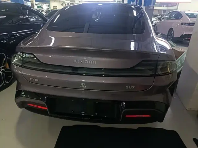 Xiaomi SU7 — Фото автомобиля 5