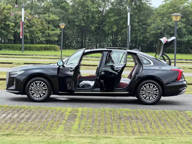 Hongqi H5 — Фото автомобиля 29