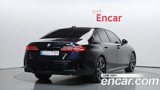 BMW 5 Series — Фото автомобиля 2