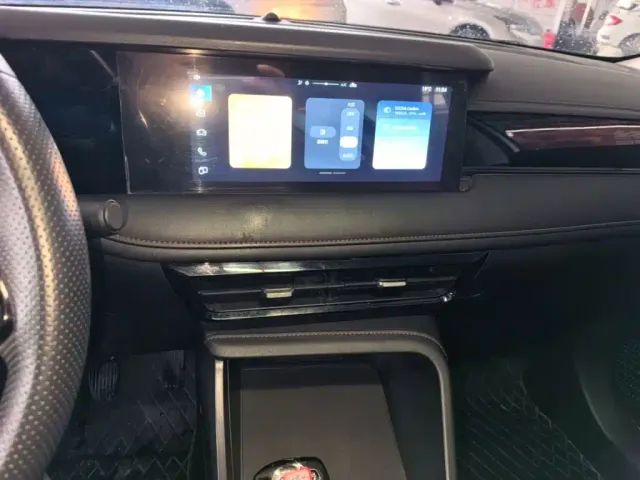 Roewe i5 — Фото автомобиля 12