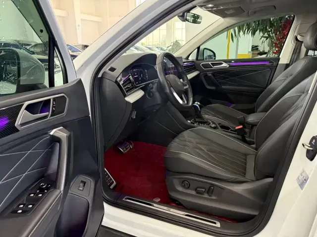 Volkswagen Tiguan L — Фото автомобиля 5