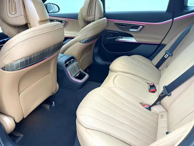 Mercedes-Benz E-Class — Фото автомобиля 6