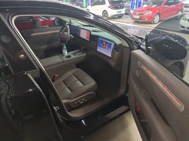 IM Motors LS6 — Фото автомобиля 8