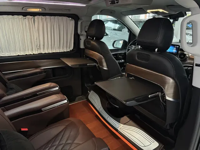 Mercedes-Benz V-Class — Фото автомобиля 10