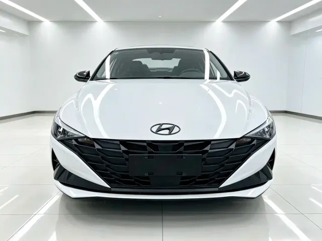 Hyundai Elantra — Фото автомобиля 2