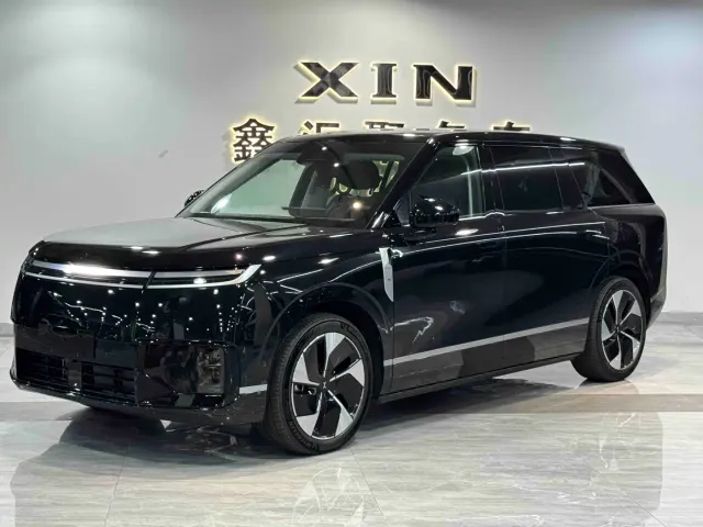 Xpeng GX — Фото автомобиля 2