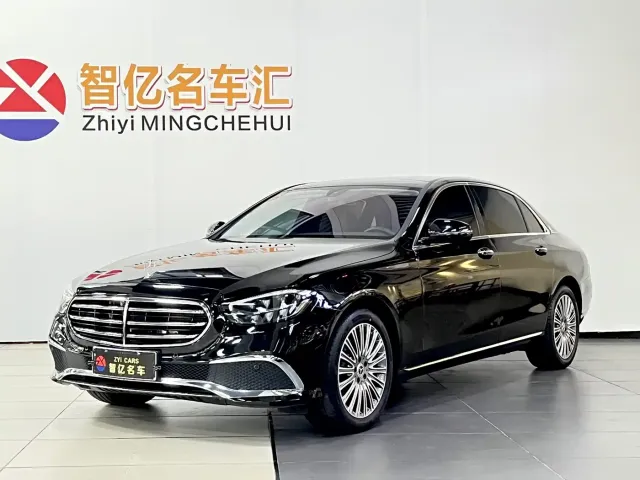 Фотография автомобиля — Mercedes-Benz E-Class
