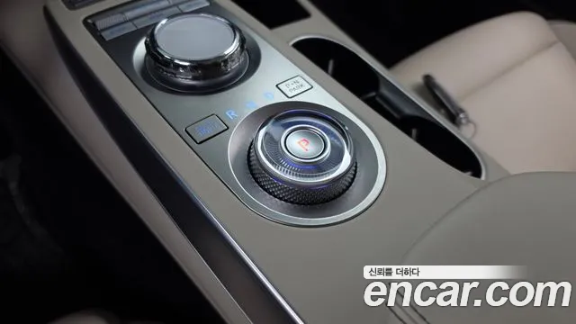 Genesis GV70 — Фото автомобиля 12