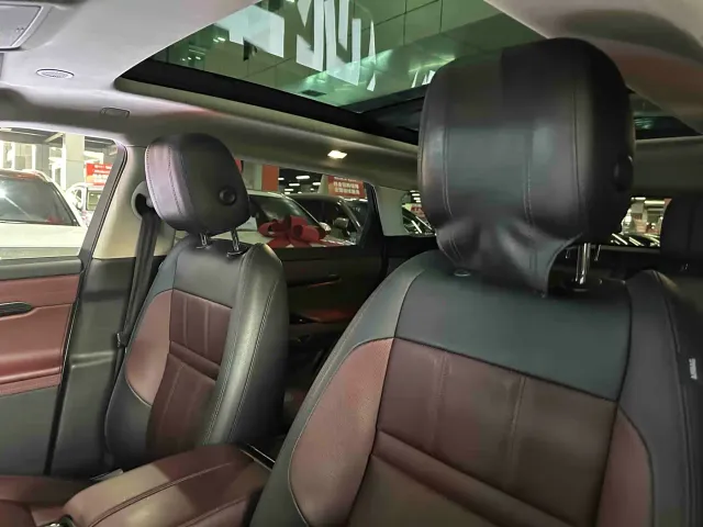 Land Rover Range Rover Evoque — Фото автомобиля 12