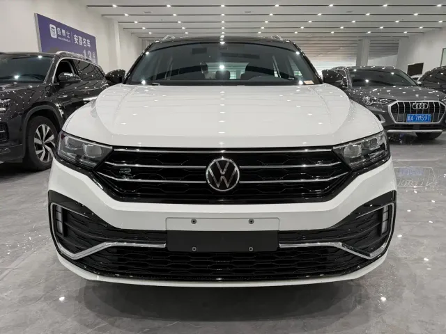 Volkswagen T-Roc — Фото автомобиля 2