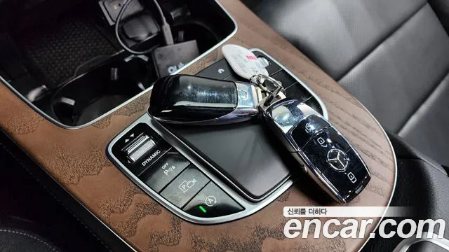 Mercedes-Benz E-Class — Фото автомобиля 15