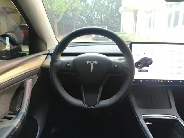 Tesla Model Y 2022 Facelift Rear-Wheel Drive Version — Фото автомобиля 10