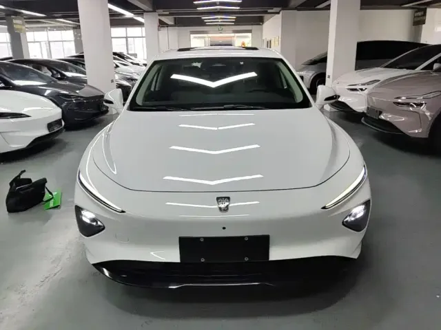 Roewe D7 — Фото автомобиля 2