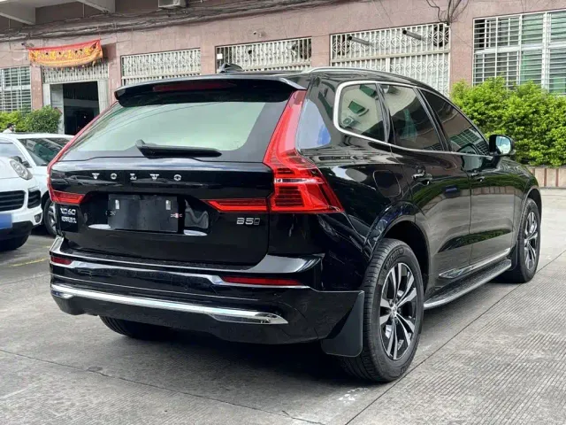 Volvo XC60 — Фото автомобиля 6