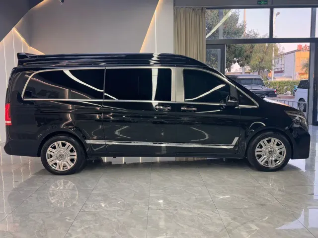 Mercedes-Benz Mercedes-Benz V-Class 2024 V 300 L Long Wheelbase Premium — Фото автомобиля 9