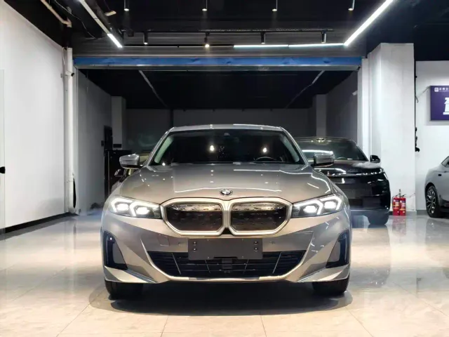 BMW i3 — Фото автомобиля 2