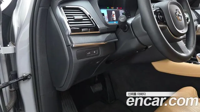 Volvo XC90 — Фото автомобиля 19