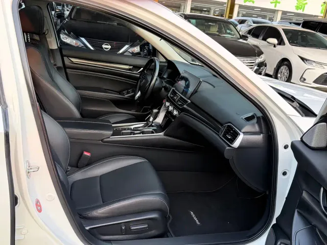 Honda Accord — Фото автомобиля 9