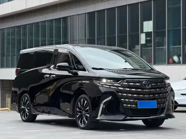 Toyota Alphard — Фото автомобиля 2