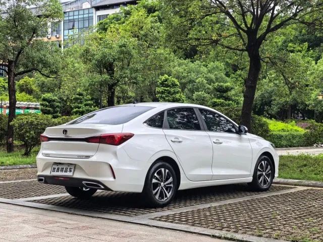 Changan Eado — Фото автомобиля 6