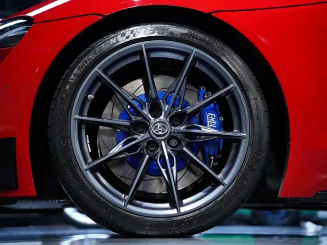 Toyota Supra — Фото автомобиля 3