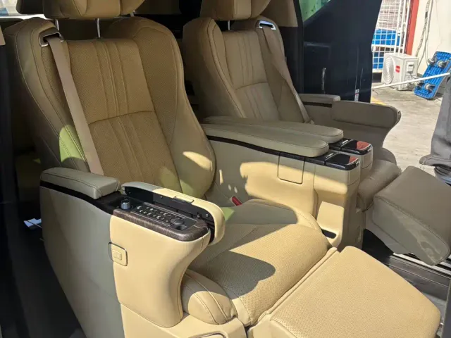 Toyota Alphard — Фото автомобиля 4