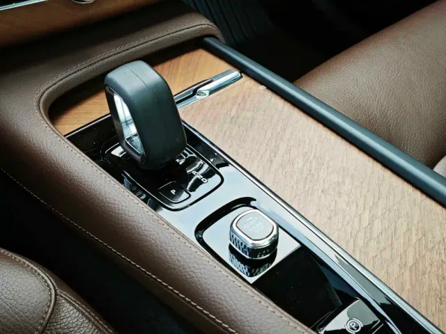 Volvo XC90 — Фото автомобиля 13