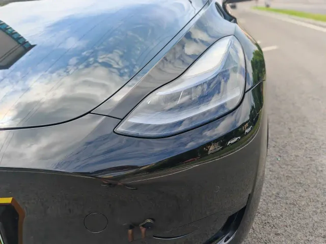 Tesla Model Y — Фото автомобиля 4