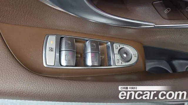 Mercedes-Benz E-Class — Фото автомобиля 23
