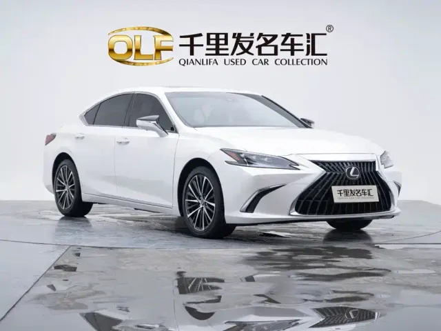 Lexus ES — Фото автомобиля 5