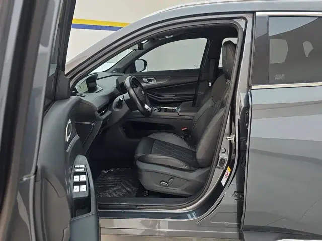 Changan Qiyuan Q05 — Фото автомобиля 9